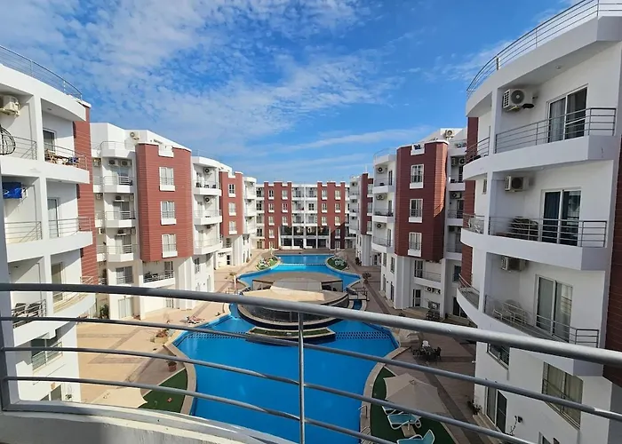 Aqua Palms 2 Bed Flat C409 * الغردقة